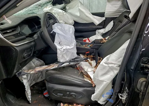 2024 Jeep Grand Cherokee Limited 4Xe z USA, uszkodzony, nr VIN 1C4RJYB69RC720669